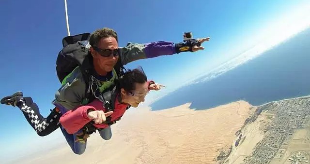 纳米比亚跳伞体验记 | 从一万英尺高空俯瞰沙海相连极致美景