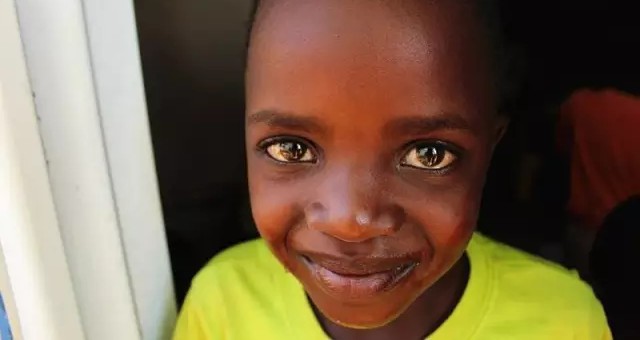 孩子的眼睛，非洲的希望 